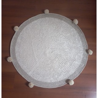 Tapete de croche  redondo  com pompom-tapete para quarto -tapete beira de berço,-cama -Decoração