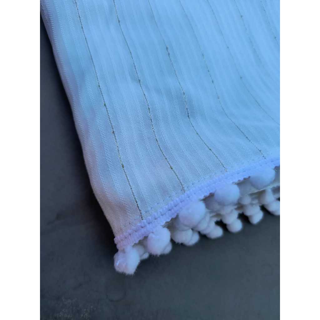 Canga de Praia ou Saída de Praia OFF WHITE DETAHLE DOURADO E POMPOM OFF WHITE Resort Piscina Férias.