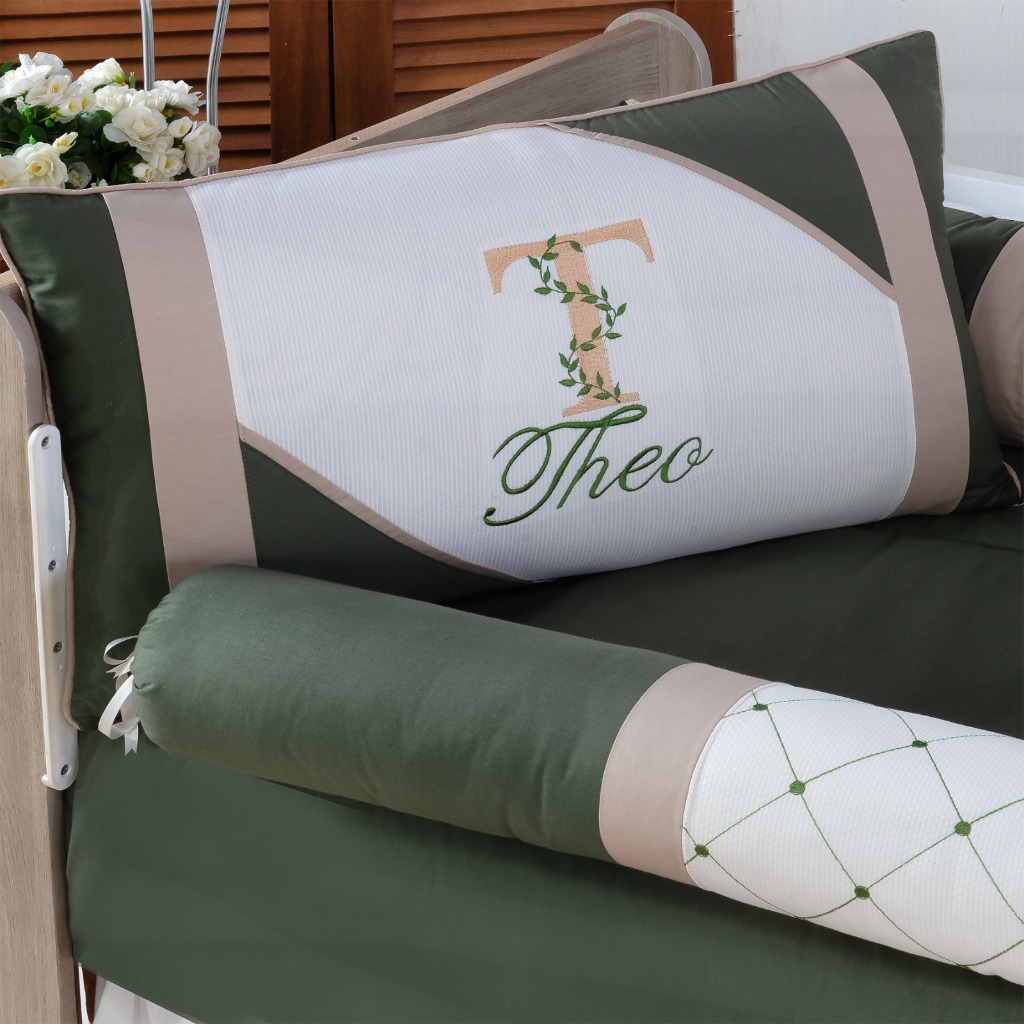 KIT PERSONALIZADO COM NOME DO BEBÊ BORDADO - MODELO THEO  COM SAIA