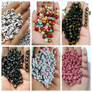 Miçangas Letras Alfabeto Redonda Para puceiras 4×7mm 100 pecas em Oferta na Shopee