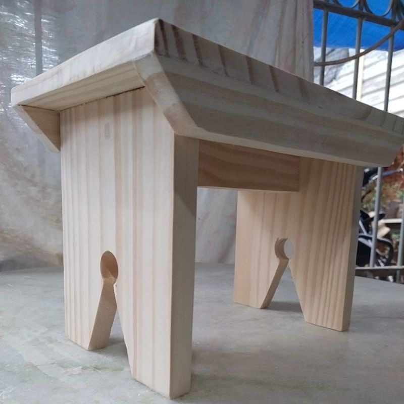 Cadeira de Madeira Simples na Black Friday 2025 | BuscaProdutos