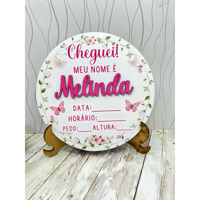 Placa Cheguei 20x20 ideal para tirar foto na maternidade com os dados do bebê.