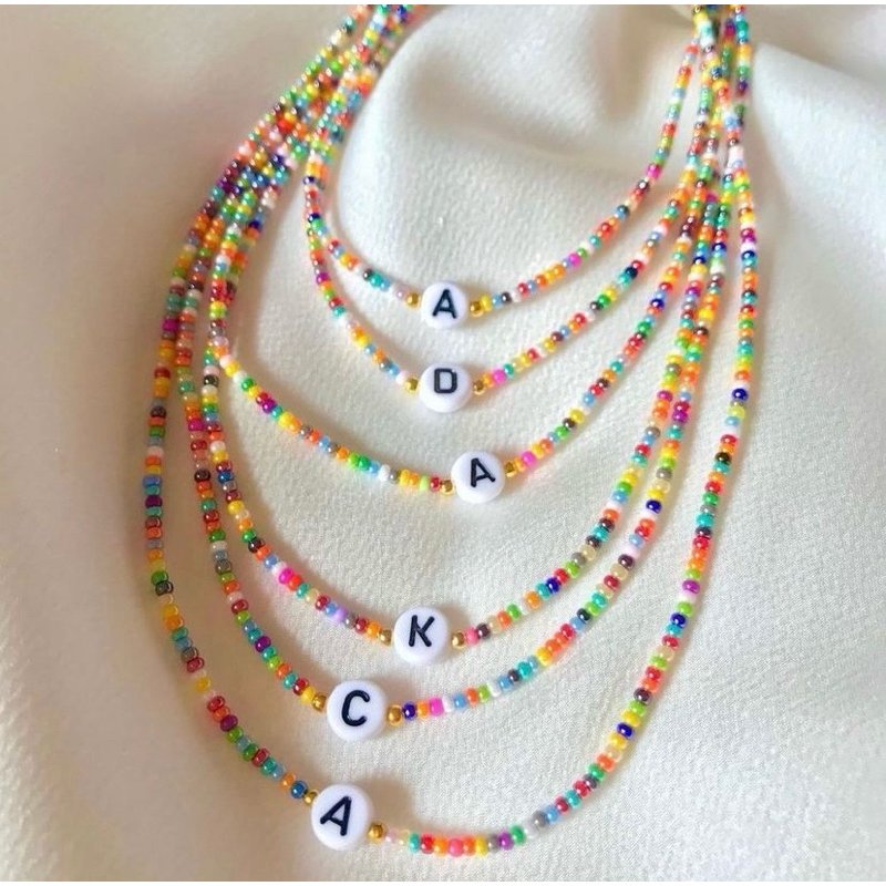 Chocker miçanguinhas e entremeio inicial