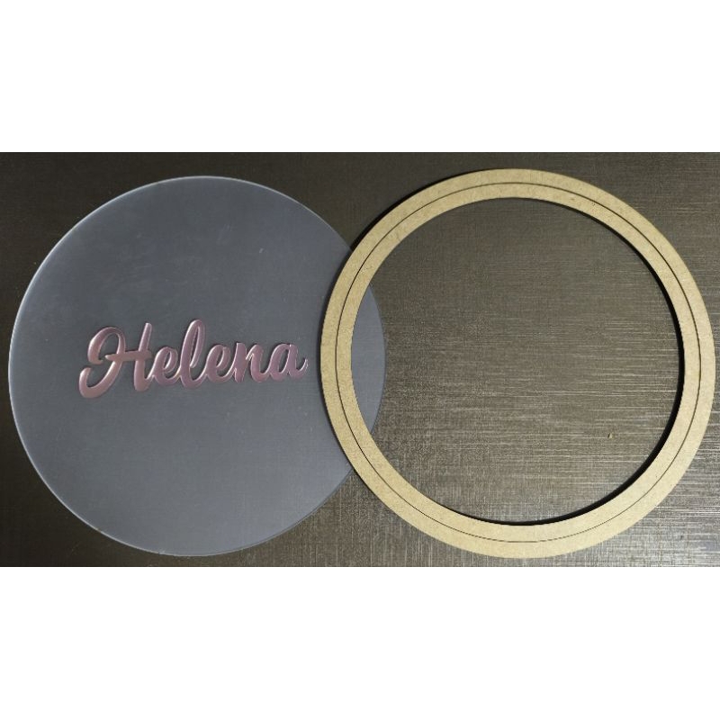 kit bastidor de mdf, base de acrílico transparente 2 mm e nome de acrílico espelhado