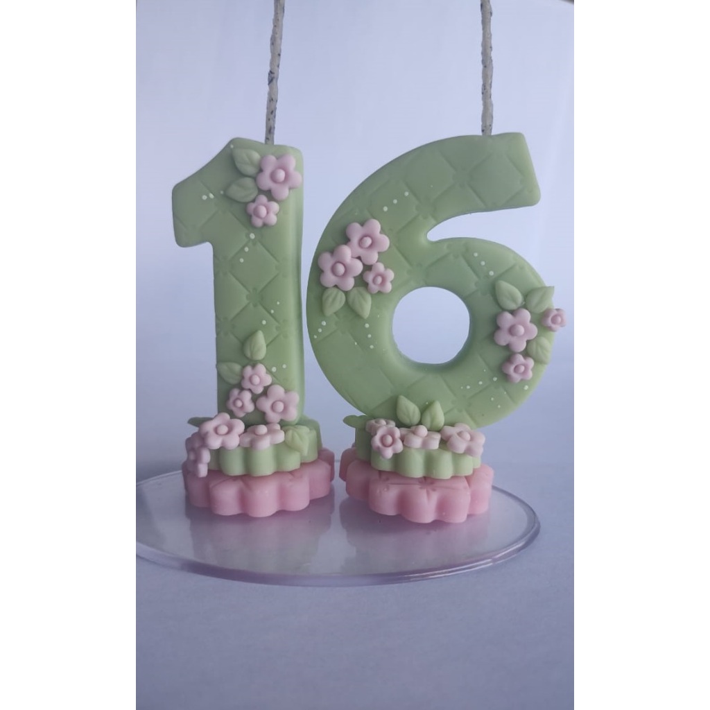 Vela em biscuit verde com rosa / vela 15 anos / vela 16 anos