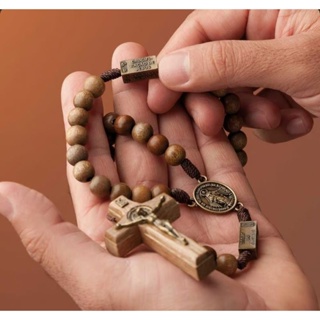 Terço Contemplação dos Mistérios do Rosário Madeira Imbuia 10mm em Oferta na Shopee