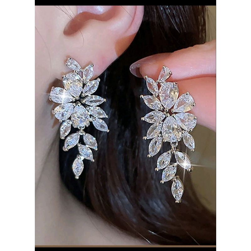 Brinco Zirconia para Noivas, Damas, e Debutantes, Casamento no Civil, Festas, Ensaios de Gestantes e Ensaio Pré - Weddin em Oferta na Shopee