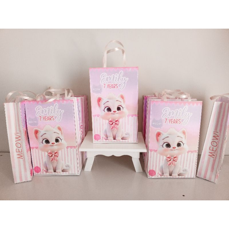 KIT Sacolinhas Surpresas Festa Gatinhos fofos, Montadas, Lembrancinhas Aniversário Personalizadas 20x13x5L|