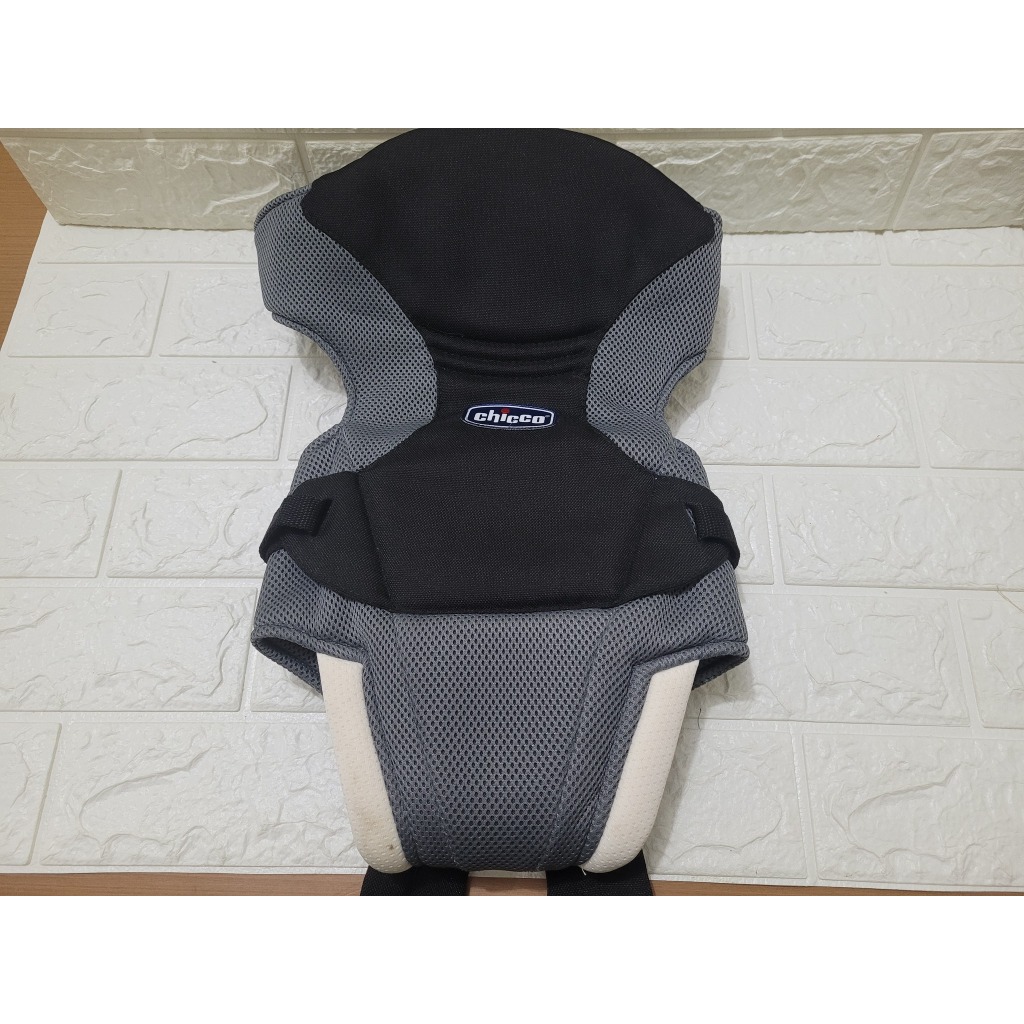 Canguru CHICCO para criança entre 3,5 e 9 kg usado bom estado