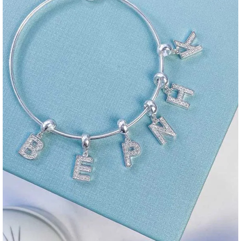 Berloque AlFABETO! Uma Joia Linda pra sua Pulseira com Berloques em Oferta na Shopee