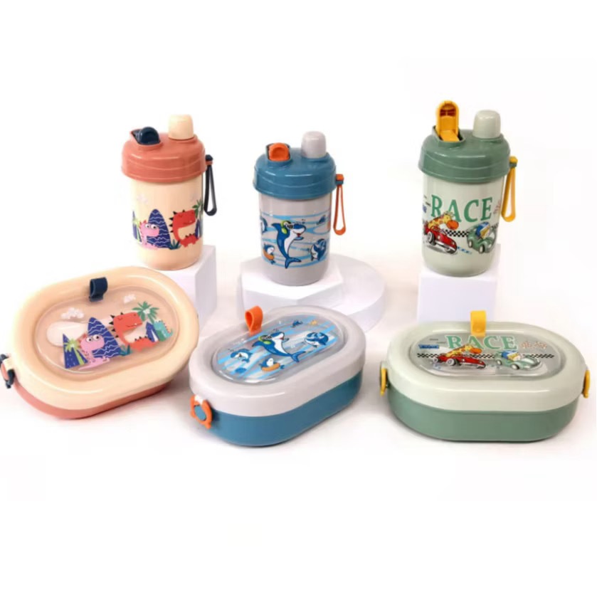 Kit Marmita Infantil Com Talheres De Plástico E Garrafa De 400ml