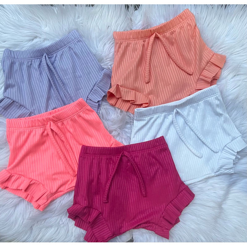 tampa fralda baby  cores linda e vibrantes para princesa arrasar é super confortável para uso de dia