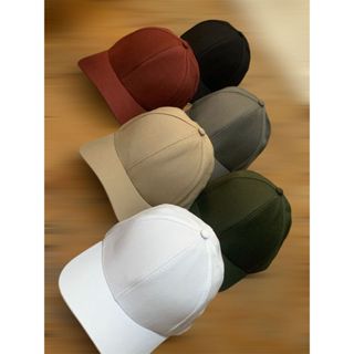 Kit com 2 Bonés  - Escolha Suas Cores Preferidas! Perfeito para Quem Busca Estilo e Conforto em Oferta na Shopee