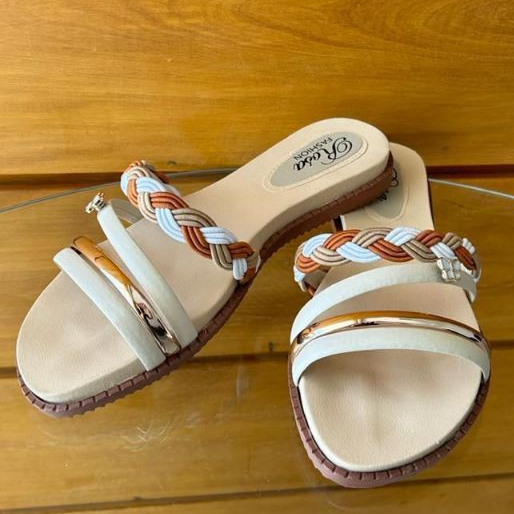 Chinelo Rasteirinha Feminina com tira Metálica Detalhe de Borboleta Lançamento !!