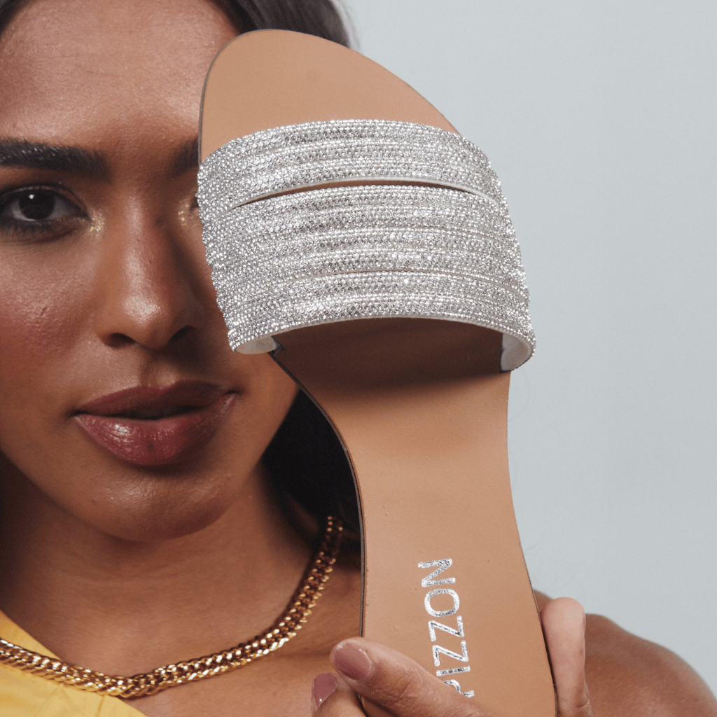 Sandália Rasteira Feminina Pizzon Plana com Strass Modelo Flat Confortável