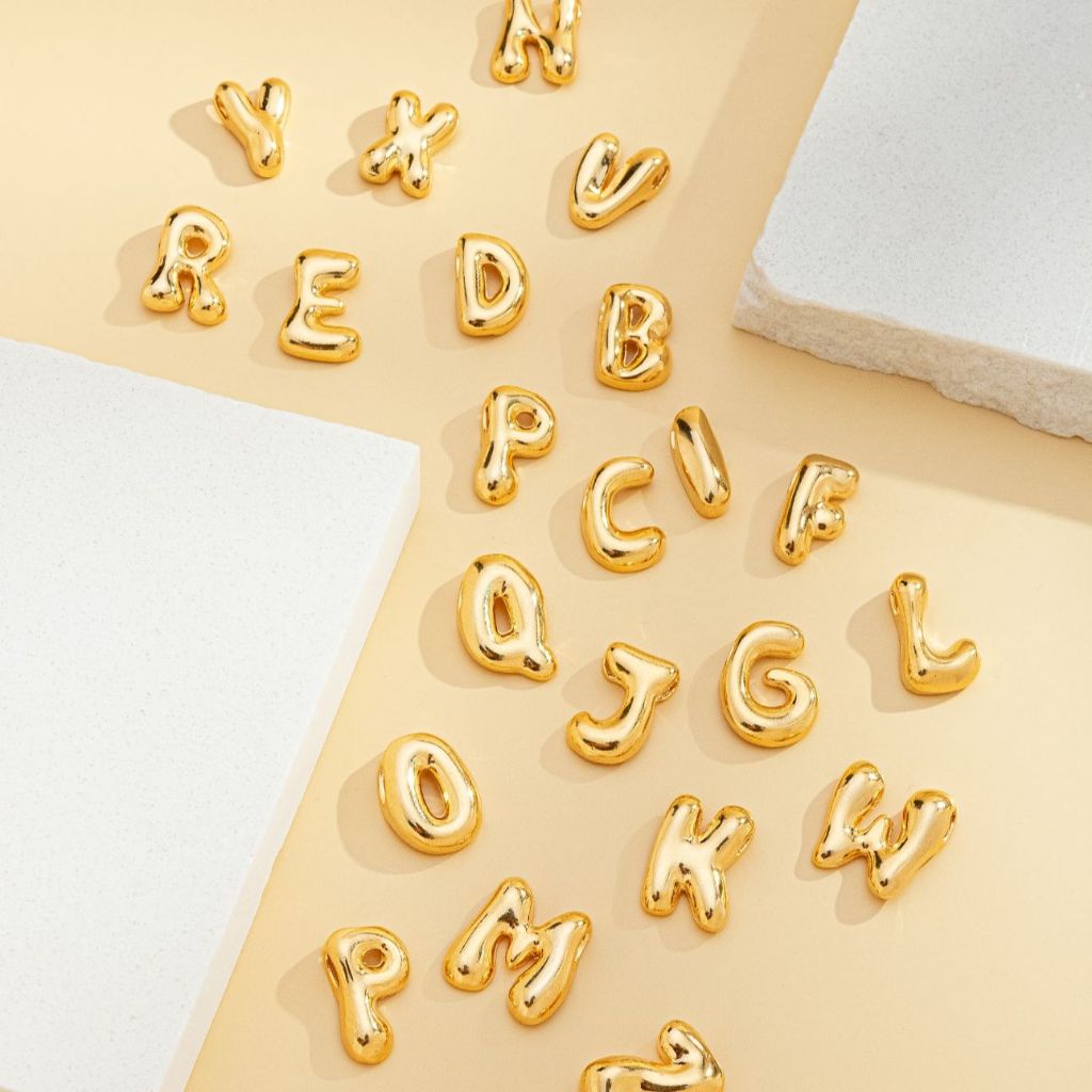 [ SEMI JOIA ] Pingente Letra Inicial Bubble Cheia Delicada Banhado a Ouro 18k Alto Padrão
