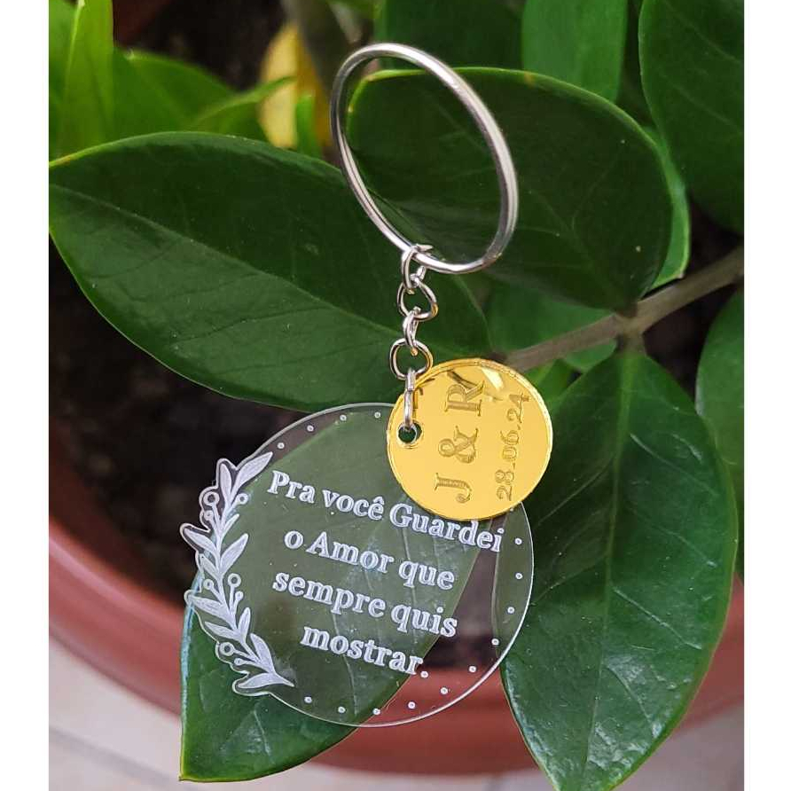 LEMBRANCINHA CASAMENTO CHAVEIRO ACRÍLICO PERSONALIZADO COM INICIAIS E DATA  - NOIVADO - CASAL em Oferta na Shopee