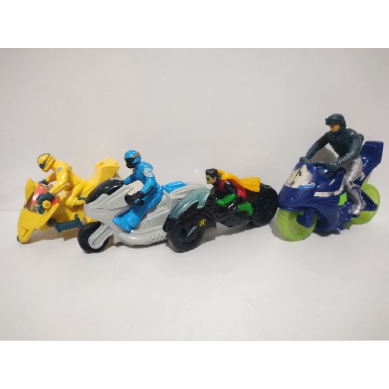 Bonecos Com Moto De Brinquedo Mcdonald's Batman/Max steel/ Action Man e Outros Unidade