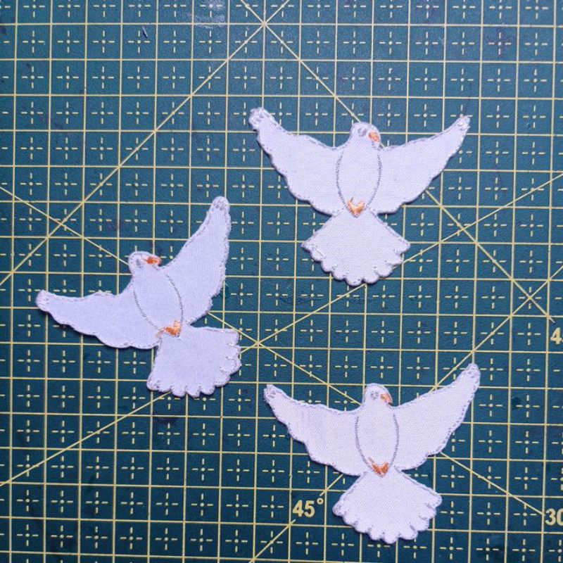 Patch bordado termocolante pomba batizado em Oferta na Shopee