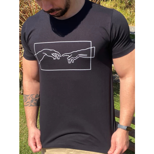 Camiseta Masculina Preta Estampada em Algodão Premium - Blusa para Homem - Camisa com Estampa Criação de Adão