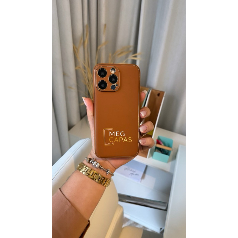 Capinha De luxo Marrom Tipo Couro Dourada Capa Para IPhone 11/12/13/14/15 em Oferta na Shopee