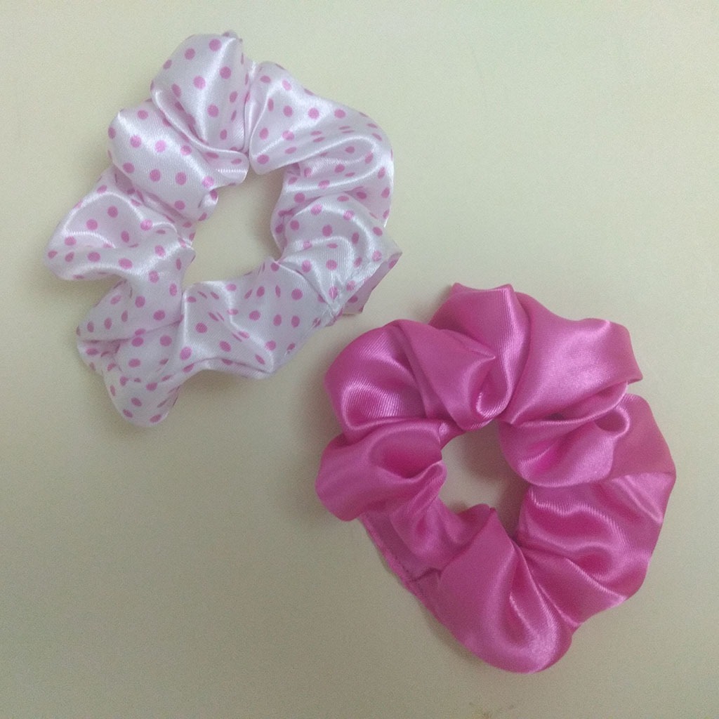 Kit Scrunchie Cetim com 2 Scrunchie Lenço 1 Médio Casual Estampado 1Slim Liso(Monte o seu  com as suas cores preferidas)