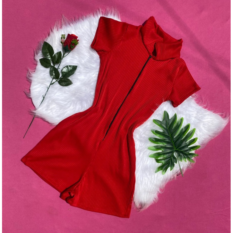 Macaquinho Natal ou ano Novo estilo macacão  canelado vermelho branco ou preto estilo moda gringa