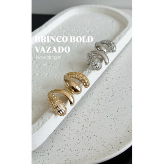 Brinco bold vazado folheado a ouro