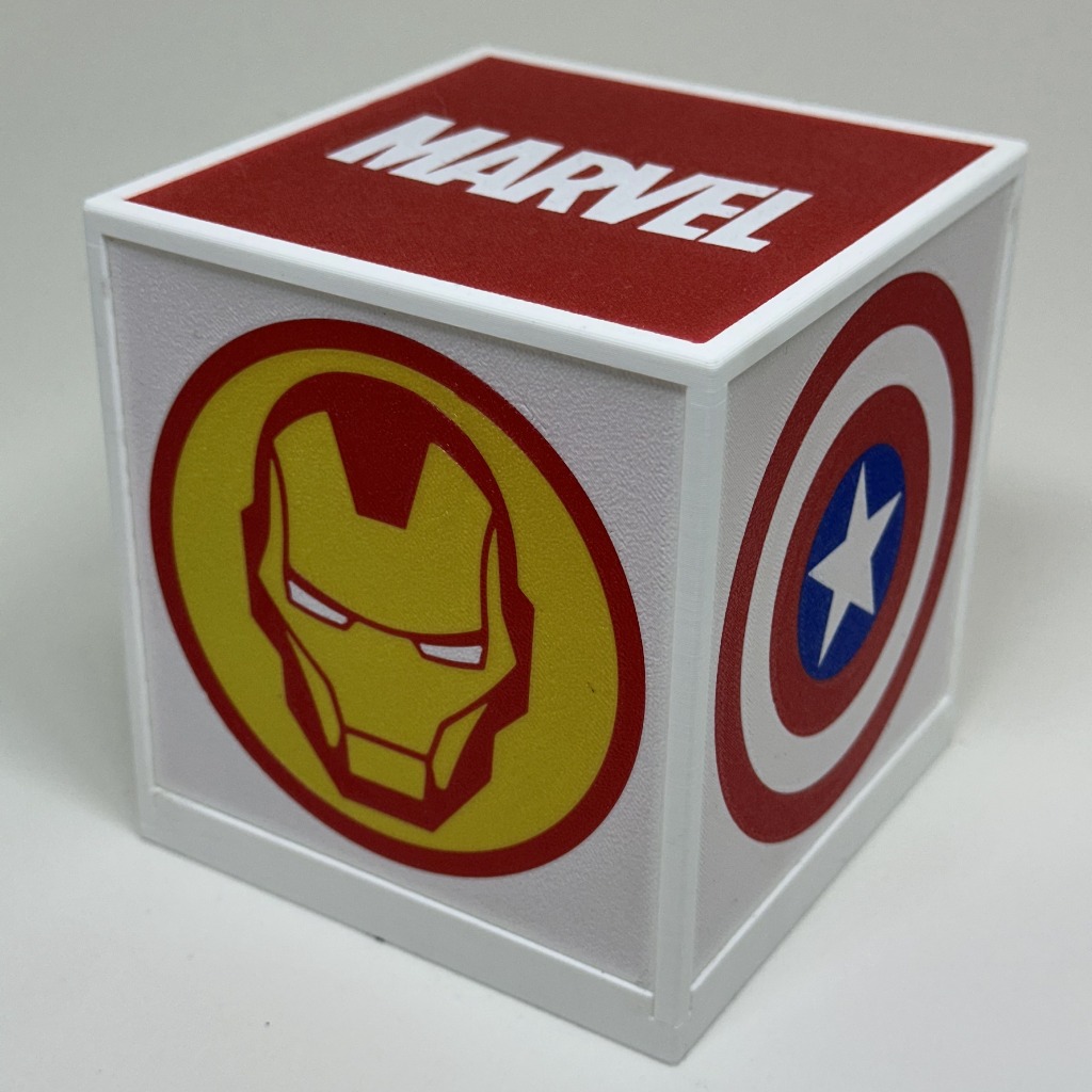 Luminária de Mesa - Cubo - Heróis Marvel