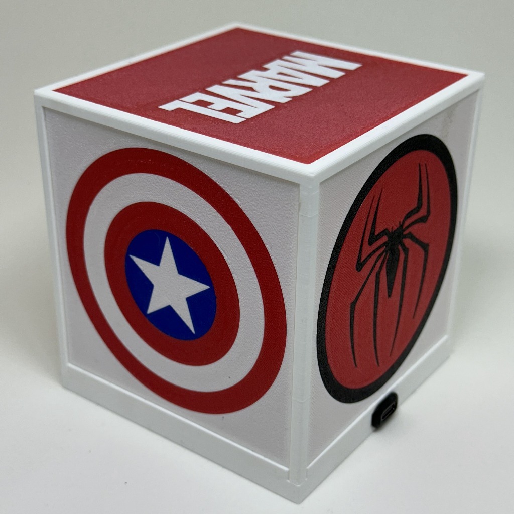 Luminária de Mesa - Cubo - Heróis Marvel — imagem 2 de 2