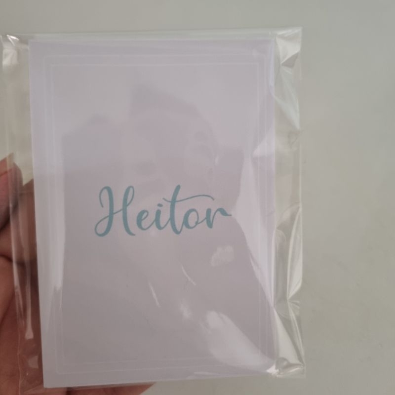 kit Lembrancinha Maternidade Neutro Cinza com Branco e Azul 10 Bloquinhos Personalizados