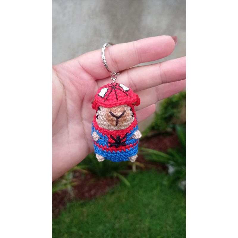 Chaveiro mini capivara homem aranha amigurumi crochê em Oferta na Shopee