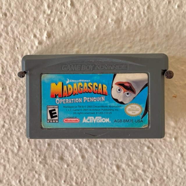 jogo fita de game boy - madagascar operation penguim - original - importada - gba - nintendo