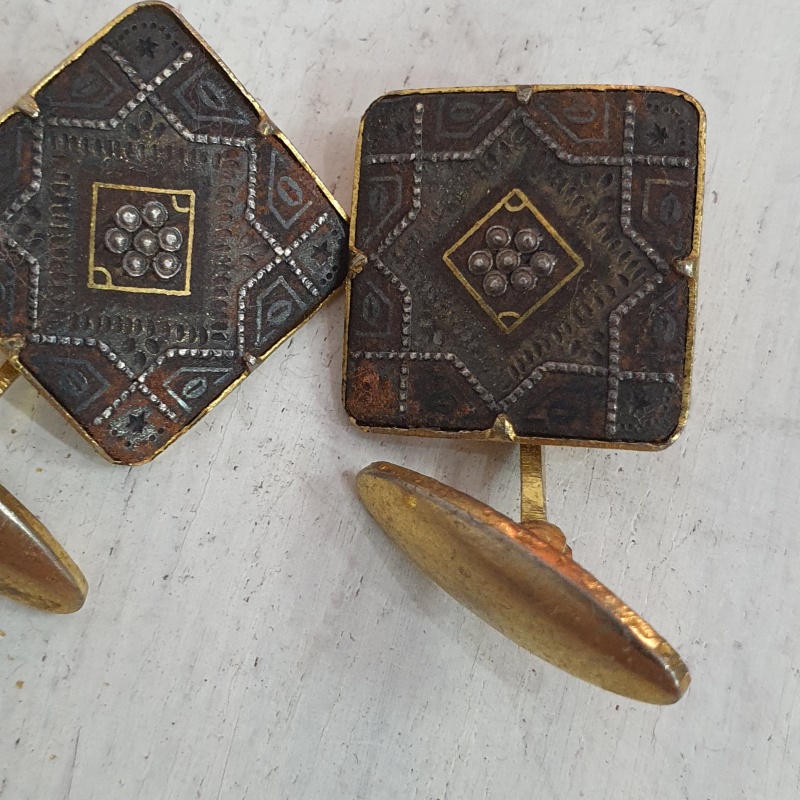 conjunto de abotoaduras quadradas dourados vintage anos 70