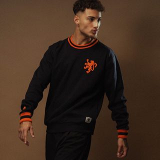 Moletom Holanda Retrô Preto Masculino Oficial em Oferta na Shopee