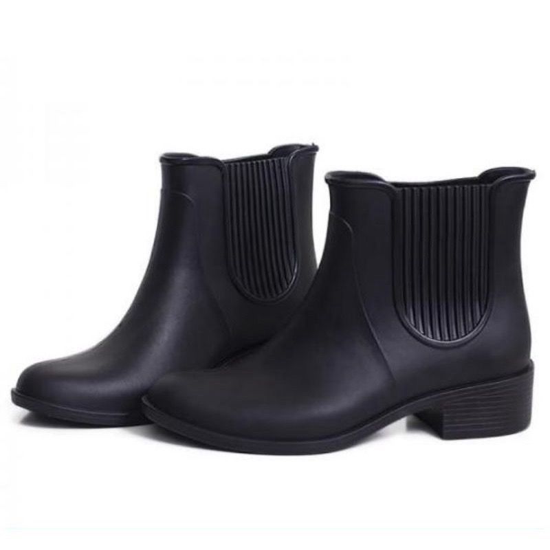 Bota Feminina De Borracha  Hospital Enfermagem Botinha Moda Inverno Trabalho Domestico Leve Confortavel