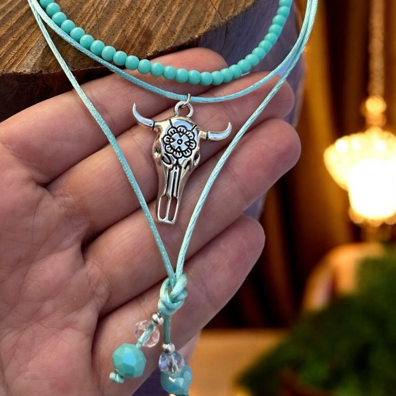 Colar country gravatinha turkesa pingente longhorn em Oferta na Shopee