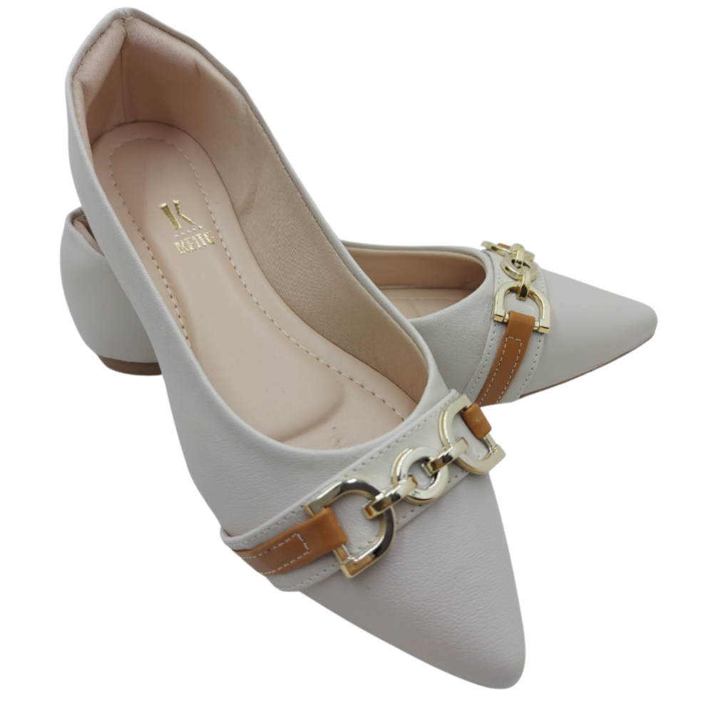 Sapatilha rasteira bico fino feminino Offwhite fosco com fivela rasterinha