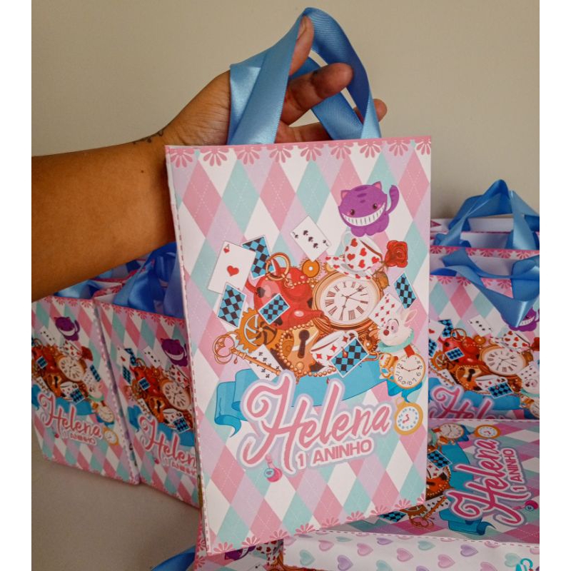 20 Sacolinhas Surpresas Personalizadas 20x13x5L, Alice no País das Maravilhas.