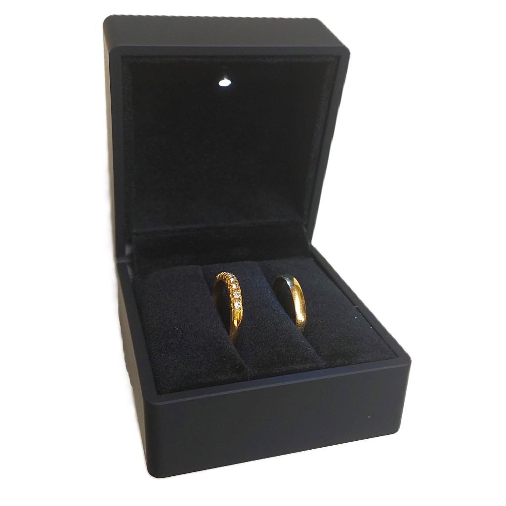 Caixinha de alianças com  Luz de LED com 2 Fendas 6x7x5cm (574-2)
