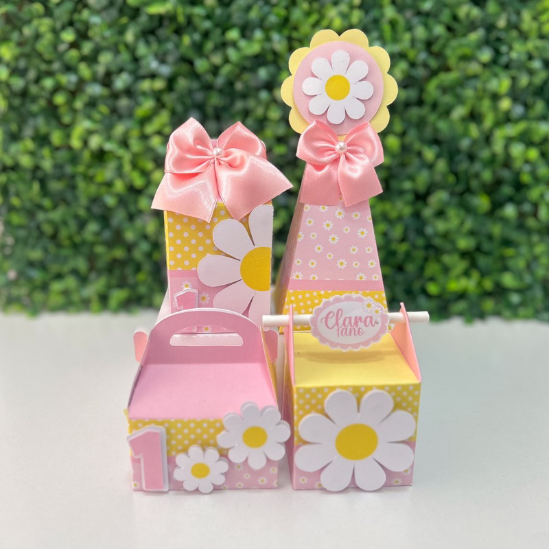Kit Festa Margaridas Florais Personalizado | Lembrancinha Decoração Aniversário Caixa Milk Pirâmide