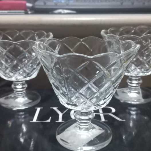 Jogo De 06 Taça Bowl tigela Saladeira Para Sobremesa Vidro com Pe 150ml 10x9cm Diamante