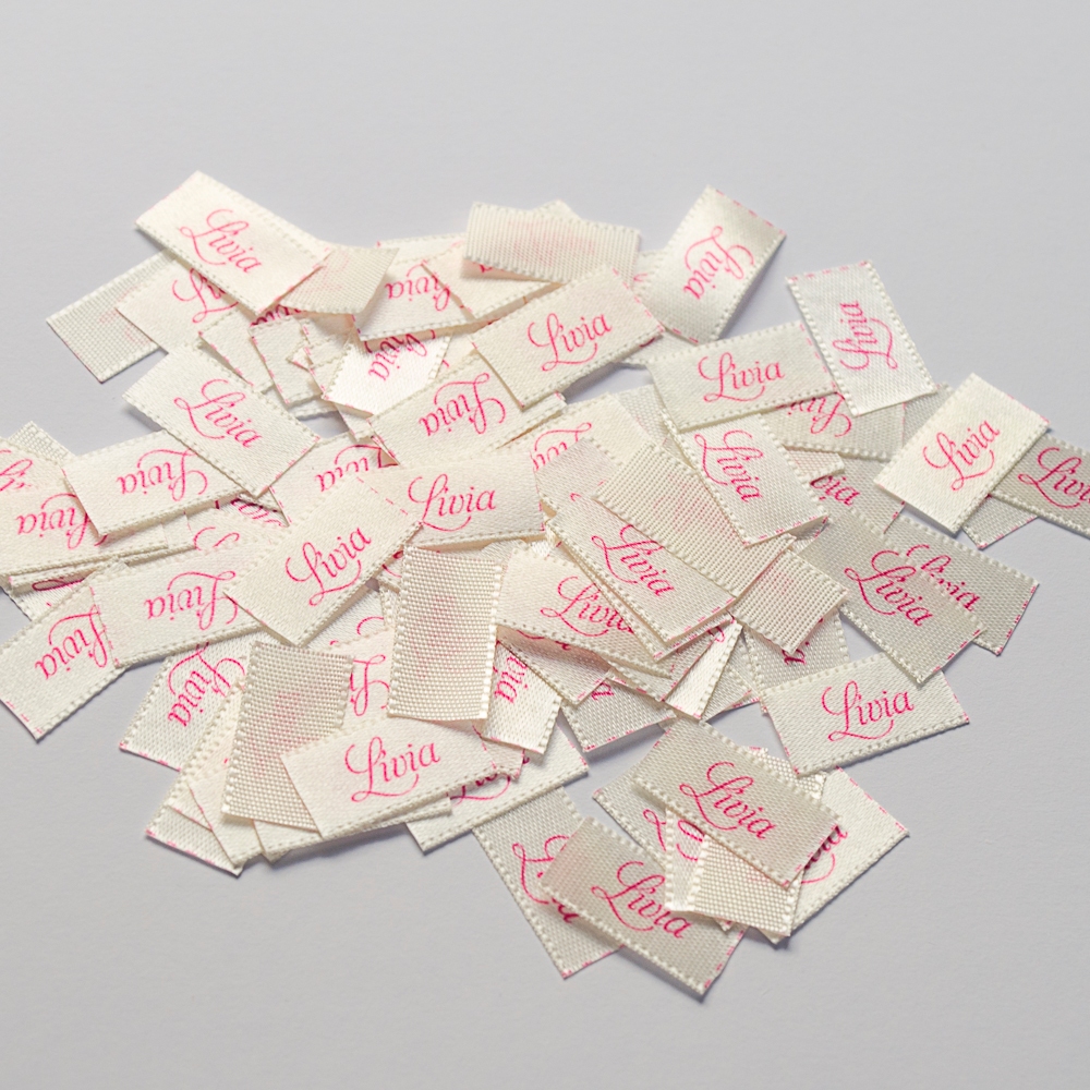 100/150 Etiquetas de cetim personalizada com nome, tamanho 1 cm de largura por 2 cm de comprimento