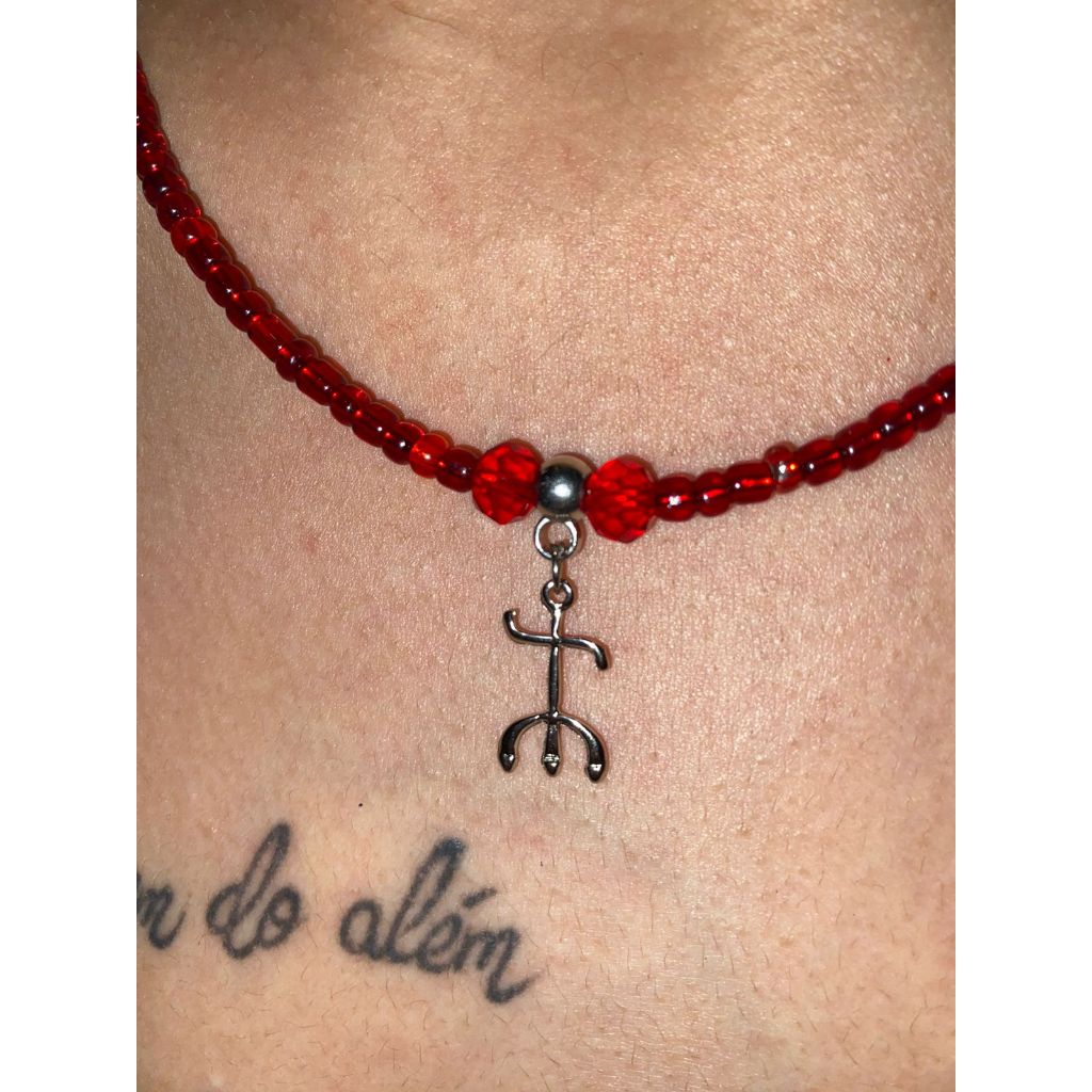 Chocker Cristal Vermelho com Pingente Pomba Gira Chocker Exu Umbanda Candomble Quimbanda Tridente