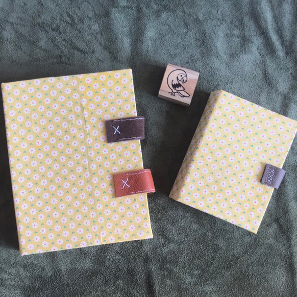 Caderno Classic Capa Dura Margarida com Fundo Amarelo - cód. CAD168