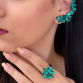 Brinco earcuff e anel verde esmeralda em pedras com banho luxo madrinha ear cuff verde esmeralda brinco juliene