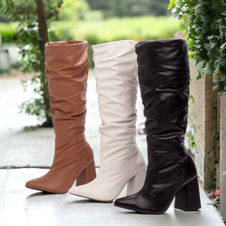 Bota Branca Feminina Franzida Preta Caramelo Cano Longo Salto Alto 9cm Bico Fino