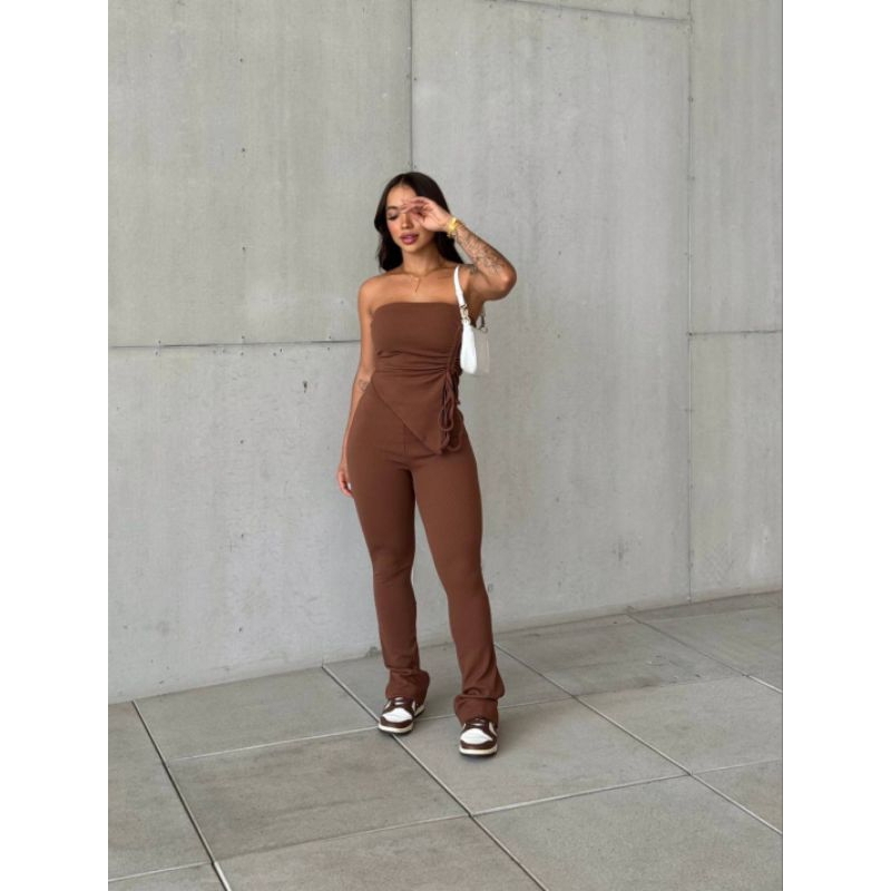 conjunto feminino blusa tomara que caia com bojo calça flaire tendência blogueira