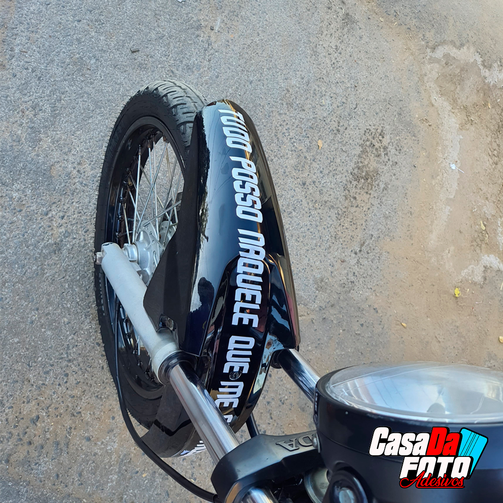 Adesivo Tudo posso naquele que me fortalece para paralama de moto 68cm x 3,5cm nas cores branco ou preto em Oferta na Shopee