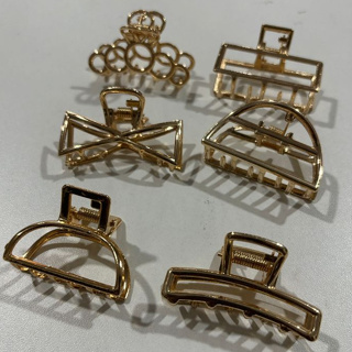 6 Unidades Piranha média Dourada metal vários modelos/4cm em Oferta na Shopee